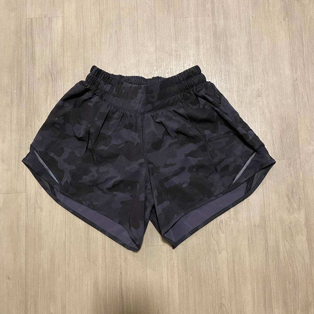 Lululemon Hotty Hot Low-Rise 4” Shorts